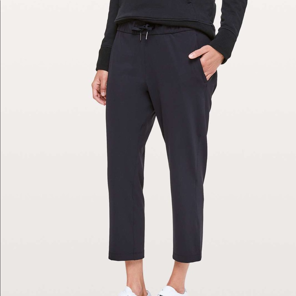 Lululemon On The Fly Crop-23”